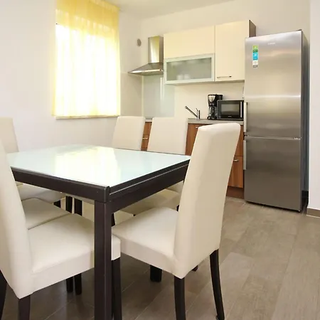 Daire Tolle In Mit Eigener Terrasse By Interhome Baška