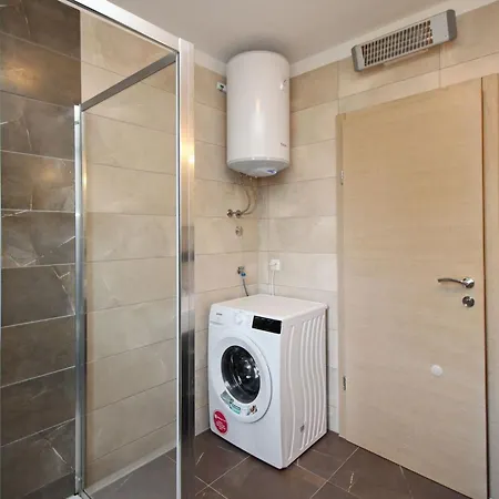Tolle In Mit Eigener Terrasse By Interhome Daire *