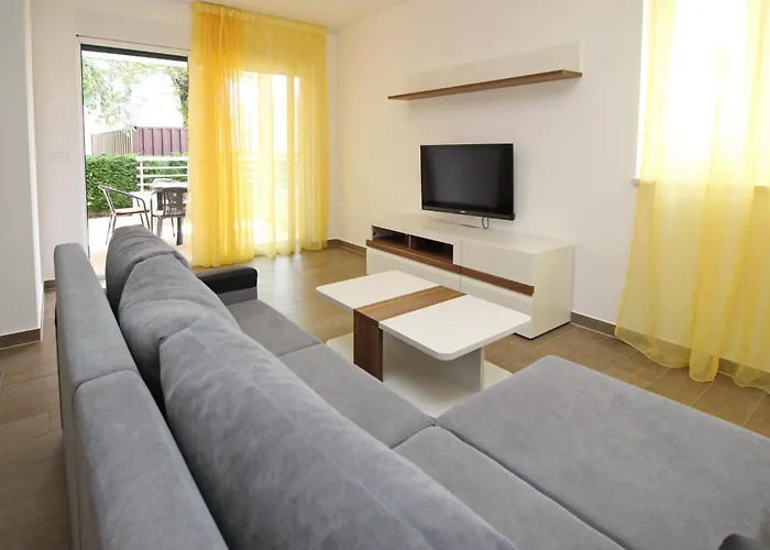 公寓 Tolle In Mit Eigener Terrasse By Interhome 巴斯卡